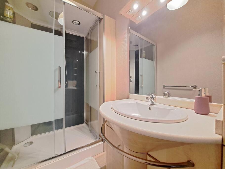 Perth, Bel Appartement Lumineux Reims Luaran gambar